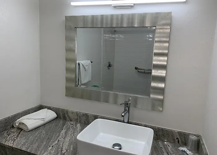 Hotel Winstons Air Conditioned Tulsa